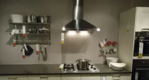 Read more about the article Should There Be a Gap Between Cooker Hood and Cupboards?